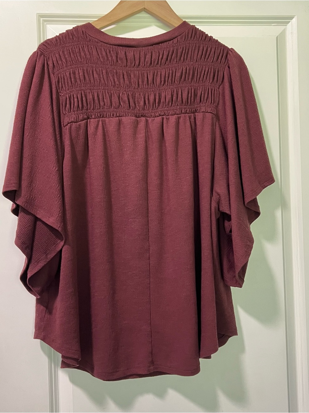 Torrid Knit Crewneck Smocked Flutter Sleeve Top In Sassafras Burgundy Sz 1 (1X) - Picture 5 of 6
